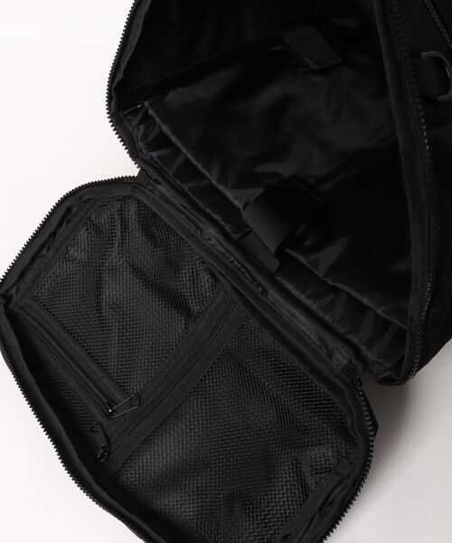 KiU(キウ)の「KiU/キウ SQUARE BACKPACK(バックパック/リュック・メンズ・ブラック/サンドベージュ・FREE)」の5枚目の写真