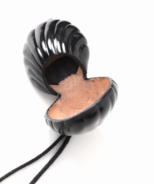 plage(プラージュ)の「JAMIRAY / ジャミレイ LEATHER SHELL ネックレス(ネックレス・レディース・ブラック・FREE)」の9枚目の写真