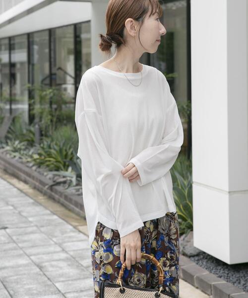 ITEMS URBANRESEARCH(アイテムズ アーバンリサーチ)の「シアーロングTシャツ(Tシャツ/カットソー・レディース・ブラウン/ライトブルー/イエロー系その他/ブラック/ホワイト・FREE)」の7枚目の写真