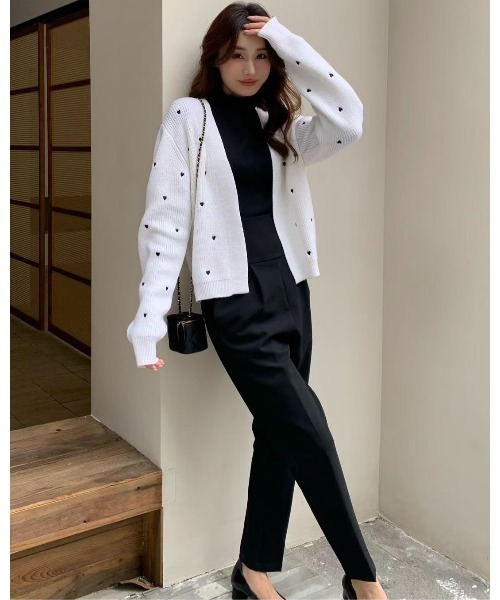 BIRTHDAY BASH(バースデイバッシュ)の「HEART DOT KNIT CARDIGAN(ハートドットニットカーディガン)(カーディガン/ボレロ・レディース・ブラック/ホワイト・FREE)」の4枚目の写真