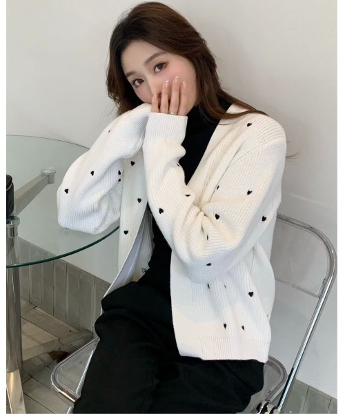 BIRTHDAY BASH(バースデイバッシュ)の「HEART DOT KNIT CARDIGAN(ハートドットニットカーディガン)(カーディガン/ボレロ・レディース・ブラック/ホワイト・FREE)」の8枚目の写真