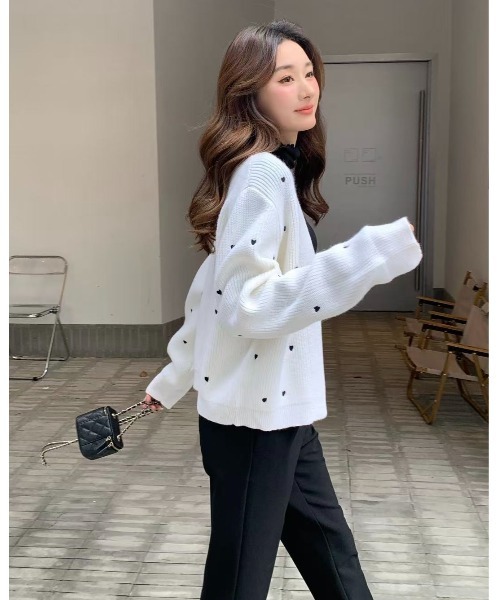 BIRTHDAY BASH(バースデイバッシュ)の「HEART DOT KNIT CARDIGAN(ハートドットニットカーディガン)(カーディガン/ボレロ・レディース・ブラック/ホワイト・FREE)」の9枚目の写真