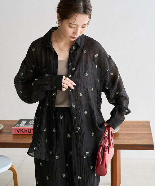 FREAK'S STORE(フリークスストア)の「限定展開 シアー 小花柄 刺繍 ロングスリーブ シャツ(シャツ/ブラウス・レディース・モカ/ブラック/オフホワイト・フリ-)」の7枚目の写真