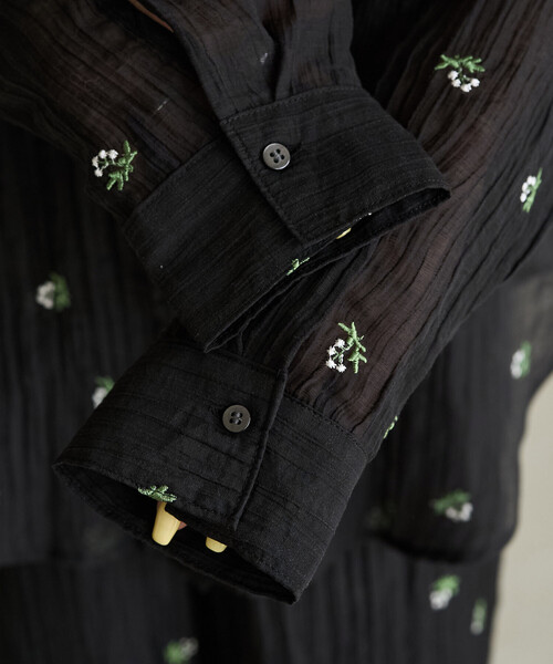 FREAK'S STORE(フリークスストア)の「限定展開 シアー 小花柄 刺繍 ロングスリーブ シャツ(シャツ/ブラウス・レディース・モカ/ブラック/オフホワイト・フリ-)」の21枚目の写真