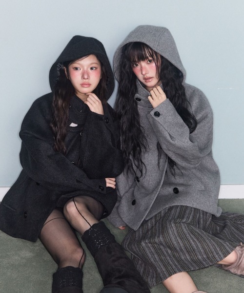GEMEDA(ジェメダ)の「秋冬新作 ダブルボタンフード付きコート(その他アウター・レディース・グレー/ブラック・M)」の10枚目の写真