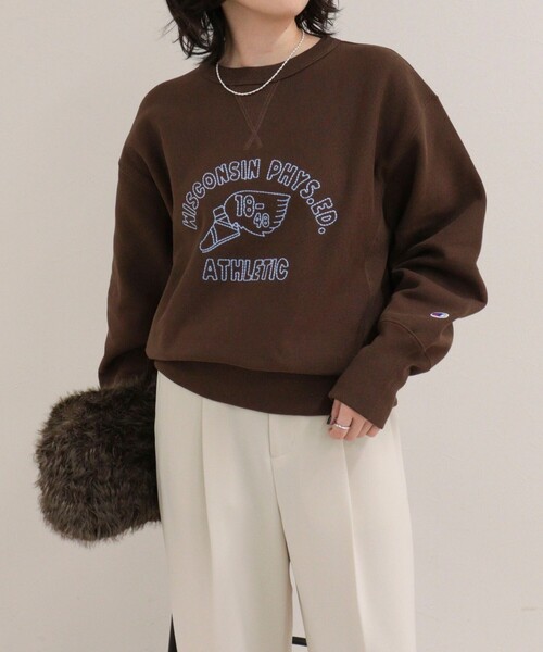 fredy emue(フレディエミュ)の「【Champion/チャンピオン】REVERSE WEAVE CREW NECK SWEATSHIRT(スウェット・レディース・ネイビー/チャコールグレー/ブラウン/ライトグレー・38)」の4枚目の写真