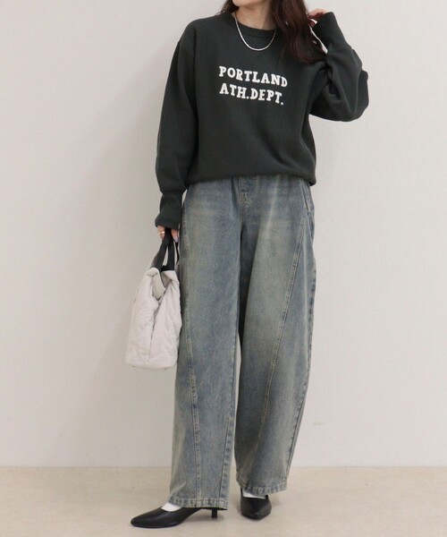 fredy emue(フレディエミュ)の「【Champion/チャンピオン】REVERSE WEAVE CREW NECK SWEATSHIRT(スウェット・レディース・ネイビー/チャコールグレー/ブラウン/ライトグレー・38)」の19枚目の写真