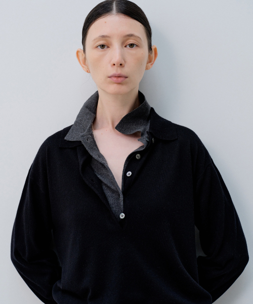 NOTIA(ノティア)の「WOOL SILK BUTTON COLLAR KNIT_BLACK(ニット/セーター・レディース・その他・SMALL/MEDIUM)」の3枚目の写真