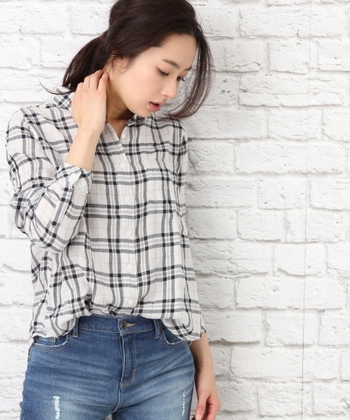 LEPSIM（レプシィム）の「C/Tシャーリングチェックシャツ 710185（シャツ/ブラウス・レディース・ブルー系その他/ホワイト系その他/ベージュ系その他/レッド系その他・LARGE/MEDIUM）」の2枚目の写真