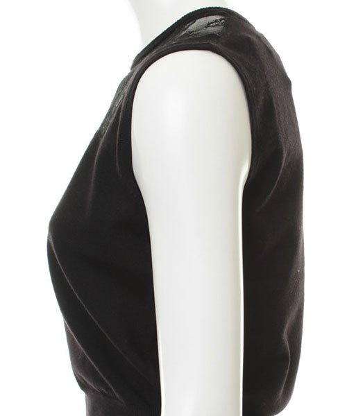 31 Sons de mode(トランテアン ソン ドゥ モード)の「ネックレースノースリーブプルオーバー(ニット/セーター・レディース・ブラック/ライトグレー/グリーン/オフホワイト・36)」の10枚目の写真