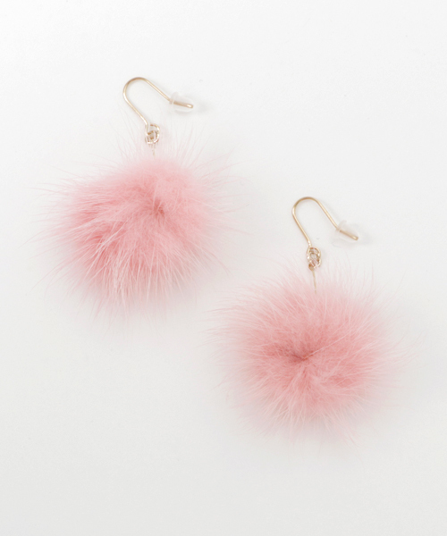 Me%（ミィパーセント）の「ミンクファースティックピアス  732381（ピアス（両耳用）・レディース・ベージュ系その他/レッド系その他/グレー/ピンク系その他・ONE SIZE）」の3枚目の写真