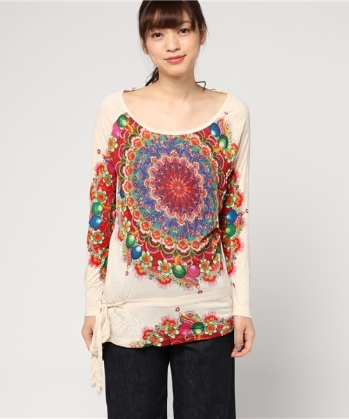 Desigual（デシグアル）の「「Desigual/デシグアル」Tシャツ（Tシャツ/カットソー・レディース・ホワイト系その他/ブラック・X-LARGE/MEDIUM/SMALL/LARGE）」の3枚目の写真