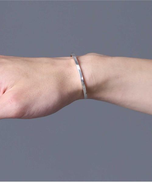 LION HEART(ライオンハート)の「“for Gift”ライトスクエアバングル/シルバー925【LION HEART / ライオンハート】(バングル/リストバンド・メンズ・ブラック/シルバー・FREE)」の13枚目の写真