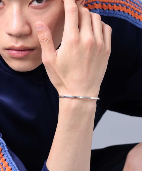 LION HEART(ライオンハート)の「“for Gift”ライトスクエアバングル/シルバー925【LION HEART / ライオンハート】(バングル/リストバンド・メンズ・ブラック/シルバー・FREE)」の17枚目の写真