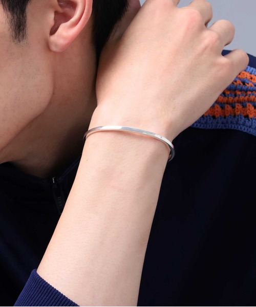 LION HEART(ライオンハート)の「“for Gift”ライトスクエアバングル/シルバー925【LION HEART / ライオンハート】(バングル/リストバンド・メンズ・ブラック/シルバー・FREE)」の18枚目の写真