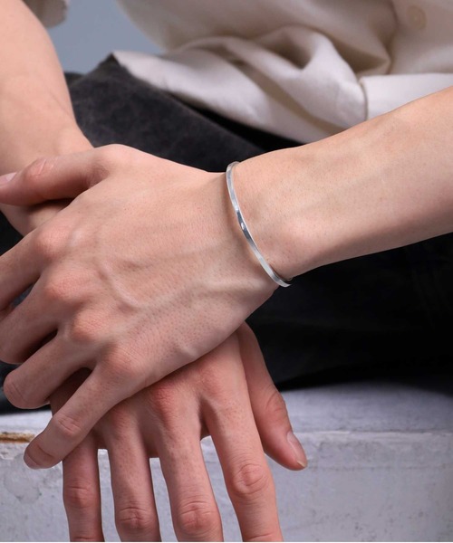 LION HEART(ライオンハート)の「“for Gift”ライトスクエアバングル/シルバー925【LION HEART / ライオンハート】(バングル/リストバンド・メンズ・ブラック/シルバー・FREE)」の22枚目の写真