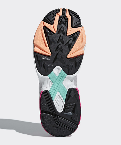 adidas（アディダス）の「アディダスファルコン ［adidasFALCON W］オリジナルス（スニーカー・レディース・ブラック系その他・22.0cm/22.5cm/23.0cm/23.5cm/24.0cm/24.5cm/25.0cm/25.5cm/26.0cm/26.5cm/27.0cm/27.5cm/28.0cm）」の5枚目の写真