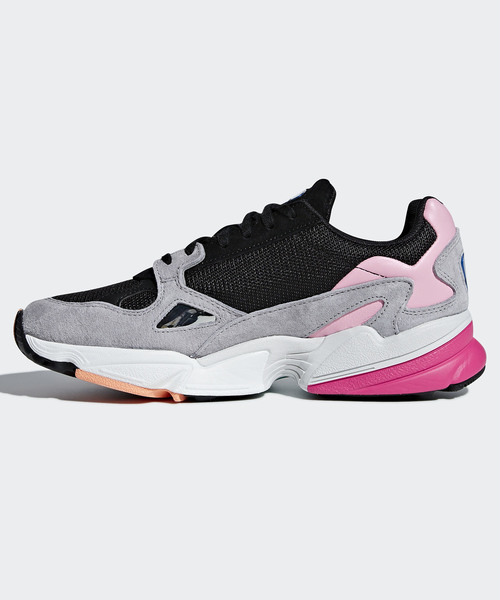 adidas（アディダス）の「アディダスファルコン ［adidasFALCON W］オリジナルス（スニーカー・レディース・ブラック系その他・22.0cm/22.5cm/23.0cm/23.5cm/24.0cm/24.5cm/25.0cm/25.5cm/26.0cm/26.5cm/27.0cm/27.5cm/28.0cm）」の6枚目の写真