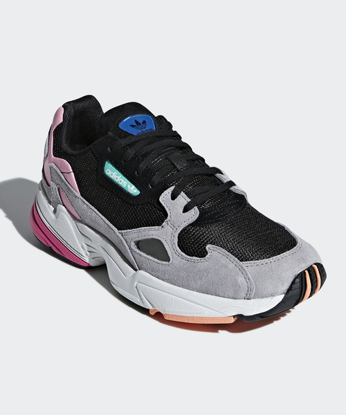adidas（アディダス）の「アディダスファルコン ［adidasFALCON W