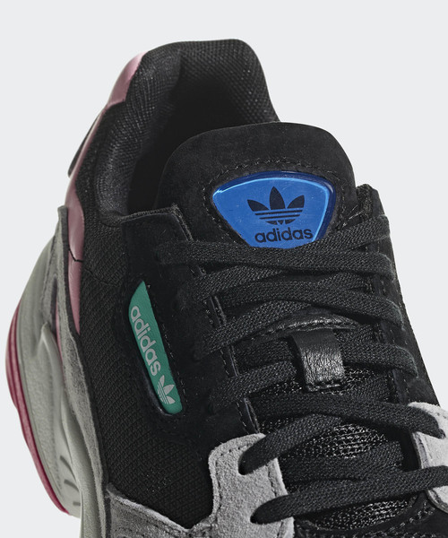 adidas（アディダス）の「アディダスファルコン ［adidasFALCON W］オリジナルス（スニーカー・レディース・ブラック系その他・22.0cm/22.5cm/23.0cm/23.5cm/24.0cm/24.5cm/25.0cm/25.5cm/26.0cm/26.5cm/27.0cm/27.5cm/28.0cm）」の10枚目の写真