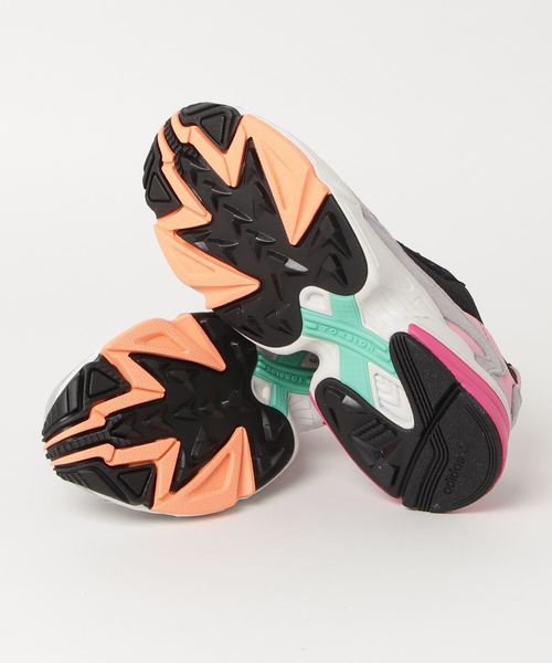 adidas（アディダス）の「アディダスファルコン ［adidasFALCON W］オリジナルス（スニーカー・レディース・ブラック系その他・22.0cm/22.5cm/23.0cm/23.5cm/24.0cm/24.5cm/25.0cm/25.5cm/26.0cm/26.5cm/27.0cm/27.5cm/28.0cm）」の3枚目の写真