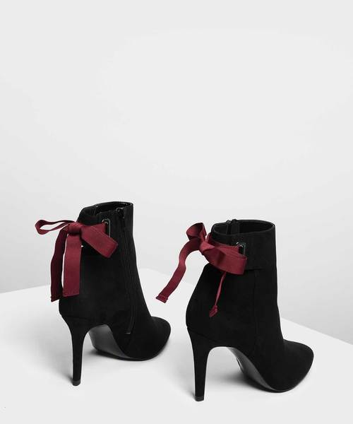 CHARLES & KEITH(チャールズ & キース)の「レースアップボウアンクルブーツ / LACE UP BOW ANKLE BOOTS(ブーツ・レディース・ブルーグリーン/ブラック/ライトベージュ・24.5cm/25cm/23cm/23.5cm/25.5cm/22.5cm)」の6枚目の写真