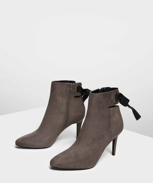 CHARLES & KEITH(チャールズ & キース)の「レースアップボウアンクルブーツ / LACE UP BOW ANKLE BOOTS(ブーツ・レディース・ブルーグリーン/ブラック/ライトベージュ・24.5cm/25cm/23cm/23.5cm/25.5cm/22.5cm)」の11枚目の写真