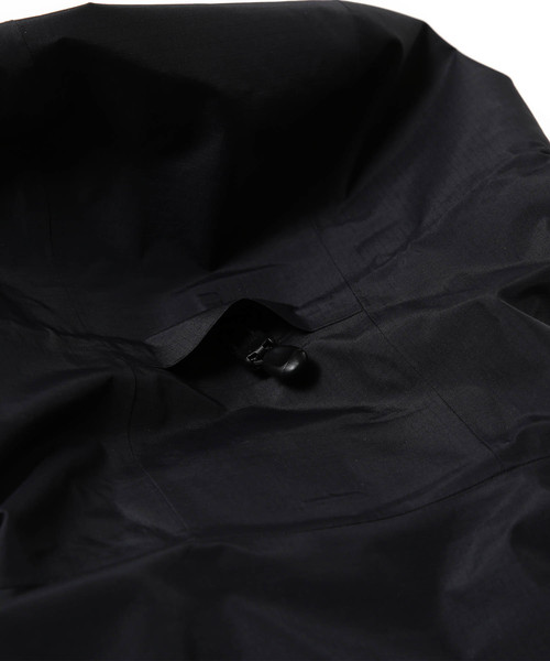 ARC'TERYX（アークテリクス）の「ARC’TERYX × BEAMS / 別注 Zeta SL（マウンテンパーカー・メンズ・ブラック・SMALL/MEDIUM/LARGE）」の5枚目の写真