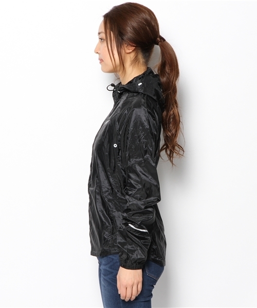 NIKE(ナイキ)の「ナイキ ウィメンズ サイクロン ジャケット NIKE AS CYCLONE JACKET 588658(ナイロンジャケット・レディース・ホワイト/ブラック/レッド・MEDIUM/SMALL)」の7枚目の写真