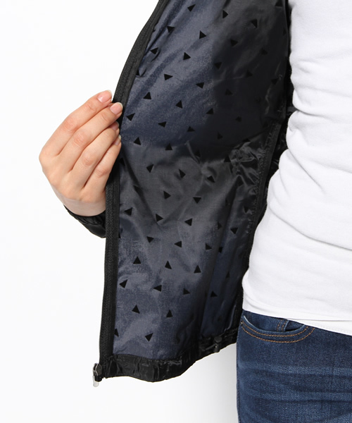 NIKE(ナイキ)の「ナイキ ウィメンズ サイクロン ジャケット NIKE AS CYCLONE JACKET 588658(ナイロンジャケット・レディース・ホワイト/ブラック/レッド・MEDIUM/SMALL)」の10枚目の写真