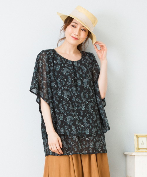 EVLOVE(イヴロヴ)の「シフォンボタニカルプリントバックシャンブラウス(シャツ/ブラウス・レディース・ライトベージュ/ネイビー/ローズ/ブラック・15号/17号/13号)」の1枚目の写真