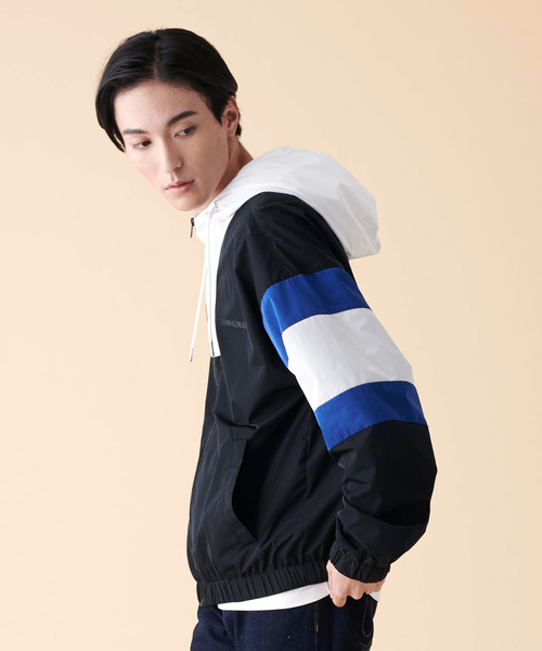 Calvin Klein Jeans(カルヴァンクラインジーンズ)の「スリーブ カラー ストライプ ナイロン ジャケット(ナイロンジャケット・メンズ・ブラック・S/M/L/XL)」の5枚目の写真