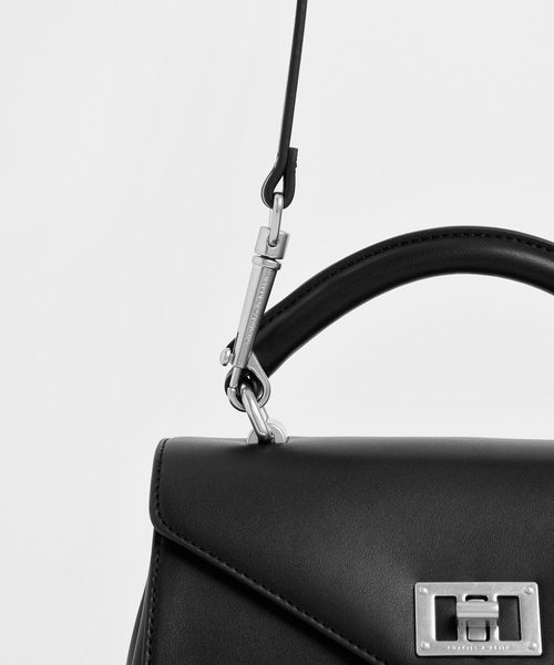 CHARLES & KEITH（チャールズ & キース）の「2ウェイジップトップハンドルバッグ / Two-Way Zip Top Handle Bag（ハンドバッグ・レディース・ブラック/ベージュ・M）」の7枚目の写真