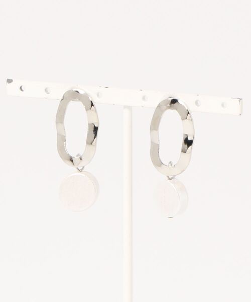 U.Q（ユウキュウ）の「ウッドパールピアス（ピアス（両耳用）・レディース・ゴールド/シルバー・FREE）」の2枚目の写真