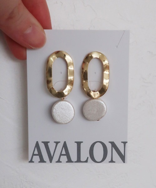 U.Q（ユウキュウ）の「ウッドパールピアス（ピアス（両耳用）・レディース・ゴールド/シルバー・FREE）」の4枚目の写真