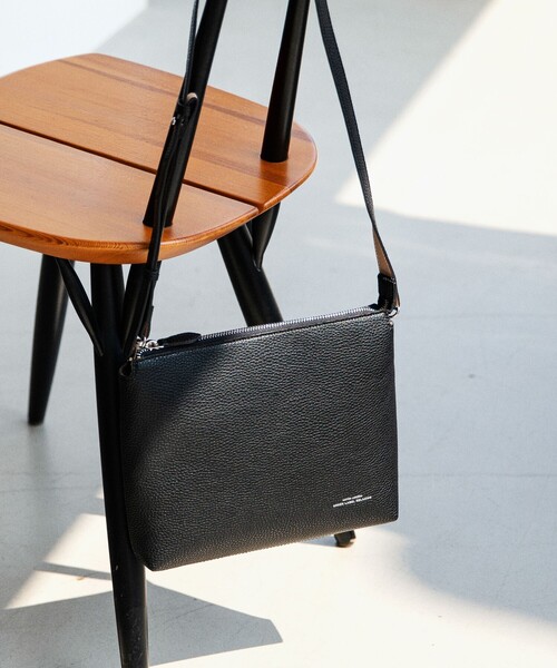 green label relaxing(グリーンレーベルリラクシング)の「CIBO レザーライク 2WAY ショルダー クラッチ バッグ(ショルダーバッグ・メンズ・ブラック/ダークブラウン/ネイビー・FREE)」の19枚目の写真