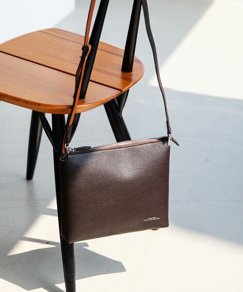 green label relaxing(グリーンレーベルリラクシング)の「CIBO レザーライク 2WAY ショルダー クラッチ バッグ(ショルダーバッグ・メンズ・ブラック/ダークブラウン/ネイビー・FREE)」の21枚目の写真