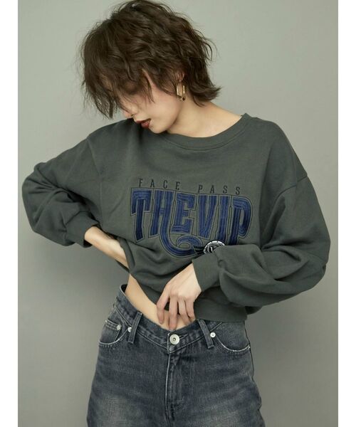 GYDA（ジェイダ）の「THE VIPショートスウェットプルオーバー（スウェット・レディース・グレー/オフホワイト/グリーン・FREE）」の3枚目の写真