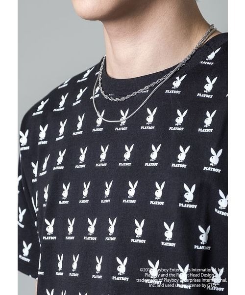 REGIEVO(レジエボ)の「【PLAYBOY×REGIEVO】別注 総ラビットプリントTシャツ(Tシャツ/カットソー・メンズ・オフホワイト/ブラック・S/M/L/XL)」の1枚目の写真