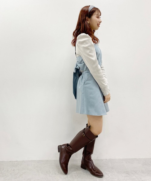 one after another NICE CLAUP（ワンアフターアナザーナイスクラップ）の「【WEB限定】後ろリボンミニサロペット（サロペット/オーバーオール・レディース・ブラック/ベージュ/ブラウン/ブルー・FREE）」の7枚目の写真