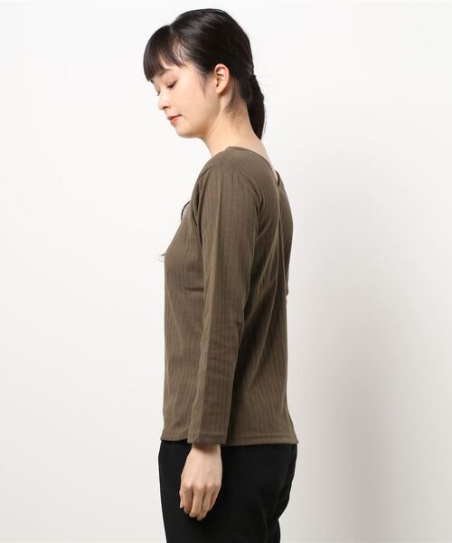 Bou Jeloud（ブージュルード）の「【汗染み防止加工】クルーネックTOPS（Tシャツ/カットソー・レディース・チャコールグレー/ベージュ/カーキ/パープル・FREE）」の5枚目の写真
