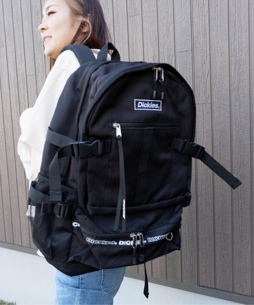 Dickies（ディッキーズ）の「Dickies FRAME LOGO BACKPACK（バックパック/リュック・レディース・ブラック/ワイン/ネイビー/ブラック系その他/ベージュ・FREE）」の2枚目の写真