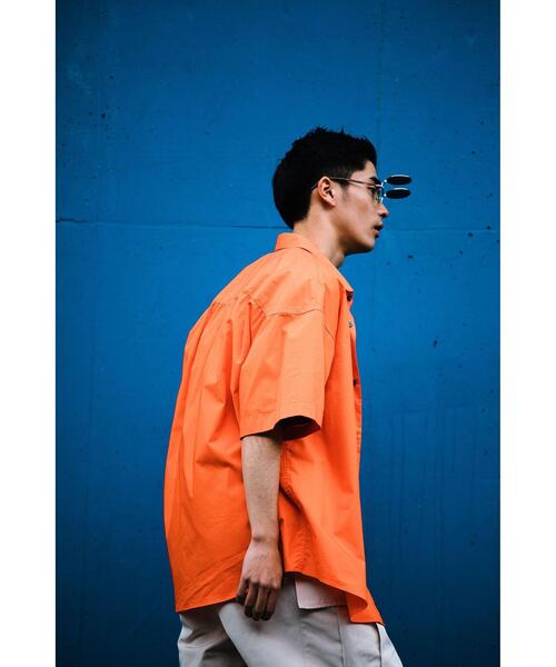 green label relaxing（グリーンレーベルリラクシング）の「【 WEB限定 】[ GLR/ -or ] オーバーサイズ レギュラーカラー 半袖 シャツ ユニセックス（シャツ/ブラウス・メンズ・ホワイト/ベージュ/オレンジ/ライトブルー・S/M/L）」の7枚目の写真