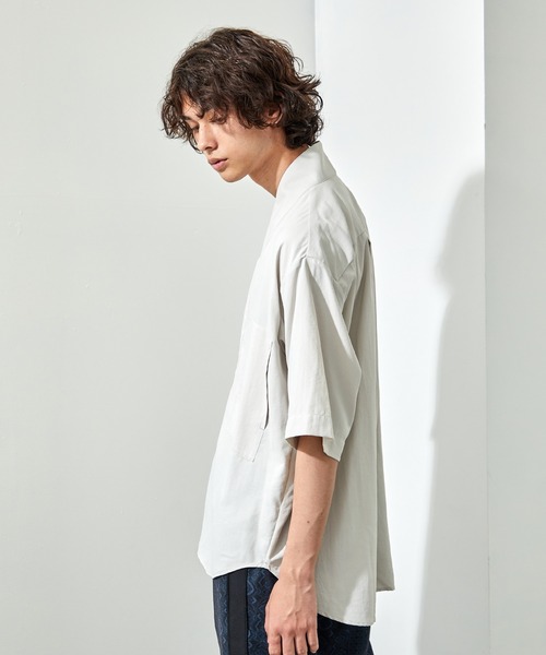 UNITED TOKYO（ユナイテッドトウキョウ）の「撥水ナイロンカラーレスシャツ（シャツ/ブラウス・メンズ・ブラック/ピンク/ライトベージュ/ライトグレー・FREE）」の11枚目の写真