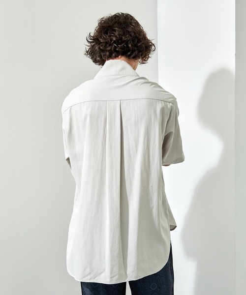 UNITED TOKYO（ユナイテッドトウキョウ）の「撥水ナイロンカラーレスシャツ（シャツ/ブラウス・メンズ・ブラック/ピンク/ライトベージュ/ライトグレー・FREE）」の12枚目の写真