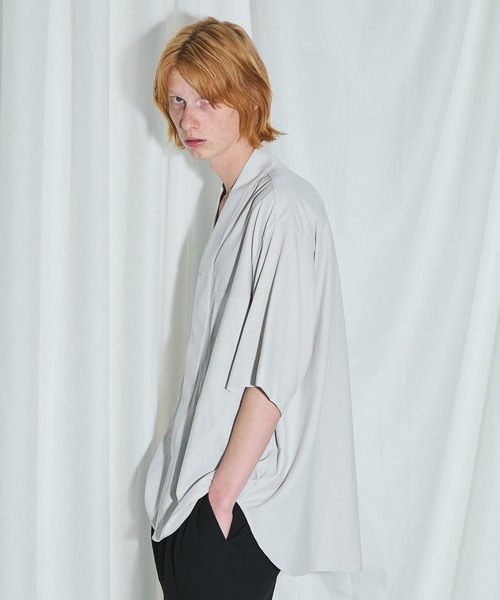 UNITED TOKYO（ユナイテッドトウキョウ）の「撥水ナイロンカラーレスシャツ（シャツ/ブラウス・メンズ・ブラック/ピンク/ライトベージュ/ライトグレー・FREE）」の15枚目の写真