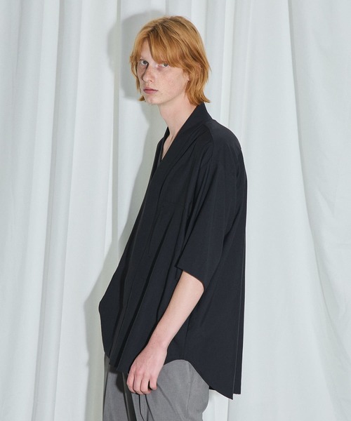 UNITED TOKYO（ユナイテッドトウキョウ）の「撥水ナイロンカラーレスシャツ（シャツ/ブラウス・メンズ・ブラック/ピンク/ライトベージュ/ライトグレー・FREE）」の9枚目の写真