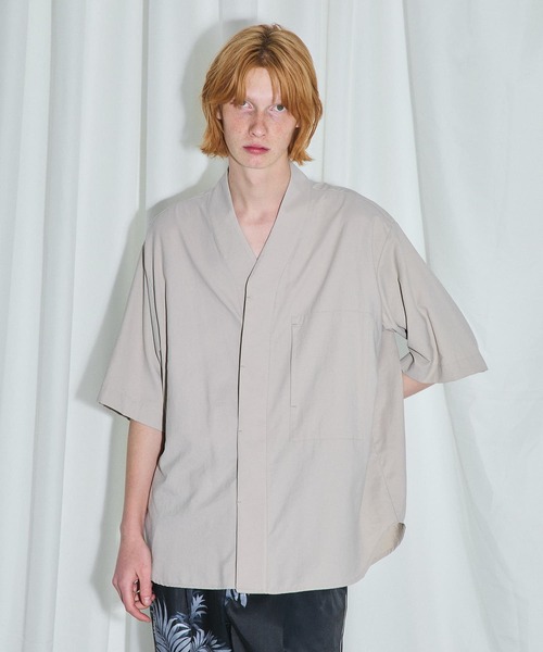 UNITED TOKYO（ユナイテッドトウキョウ）の「撥水ナイロンカラーレスシャツ（シャツ/ブラウス・メンズ・ブラック/ピンク/ライトベージュ/ライトグレー・FREE）」の8枚目の写真