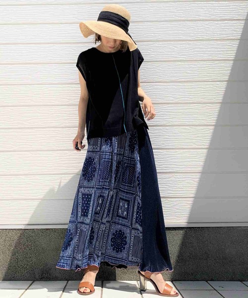 Q（キュー）の「バイカラーマイクロプリーツペイズリースカート（スカート・レディース・ライトグレー/ネイビー・MEDIUM）」の8枚目の写真