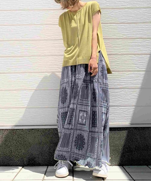 Q（キュー）の「バイカラーマイクロプリーツペイズリースカート（スカート・レディース・ライトグレー/ネイビー・MEDIUM）」の4枚目の写真